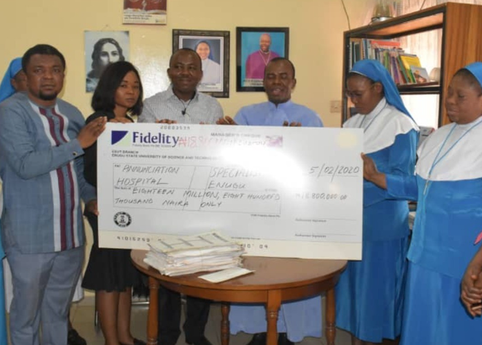 Rev. Fr. Ekjike Mbaka donated (₦18,000,000) to Annunciation Hospital Enugu.